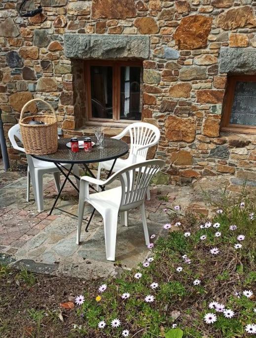 Charmante Petite Maison De Pecheur - Proche Ile De Brehat Et Gr34 Lézardrieux Exteriör bild