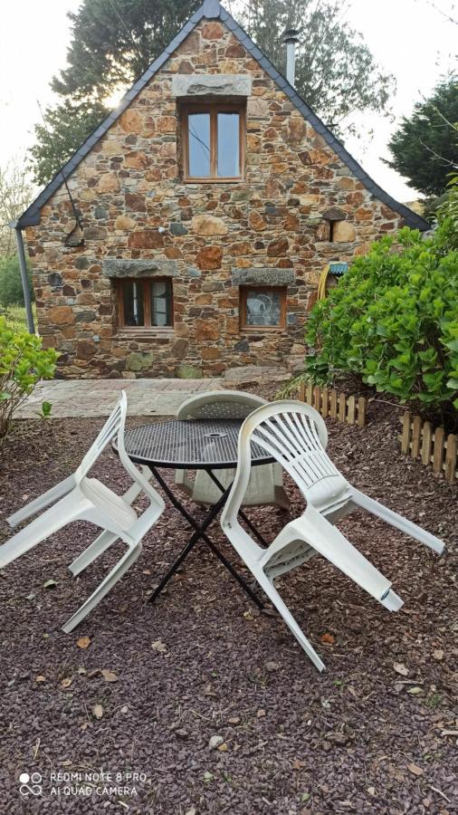 Charmante Petite Maison De Pecheur - Proche Ile De Brehat Et Gr34 Lézardrieux Exteriör bild